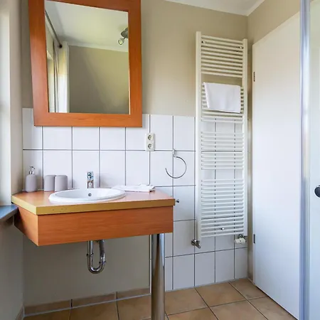 Apartment Strandhaus Wustrow - 5 *